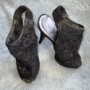 Chinese laundry, black platform, heel with lace upper
